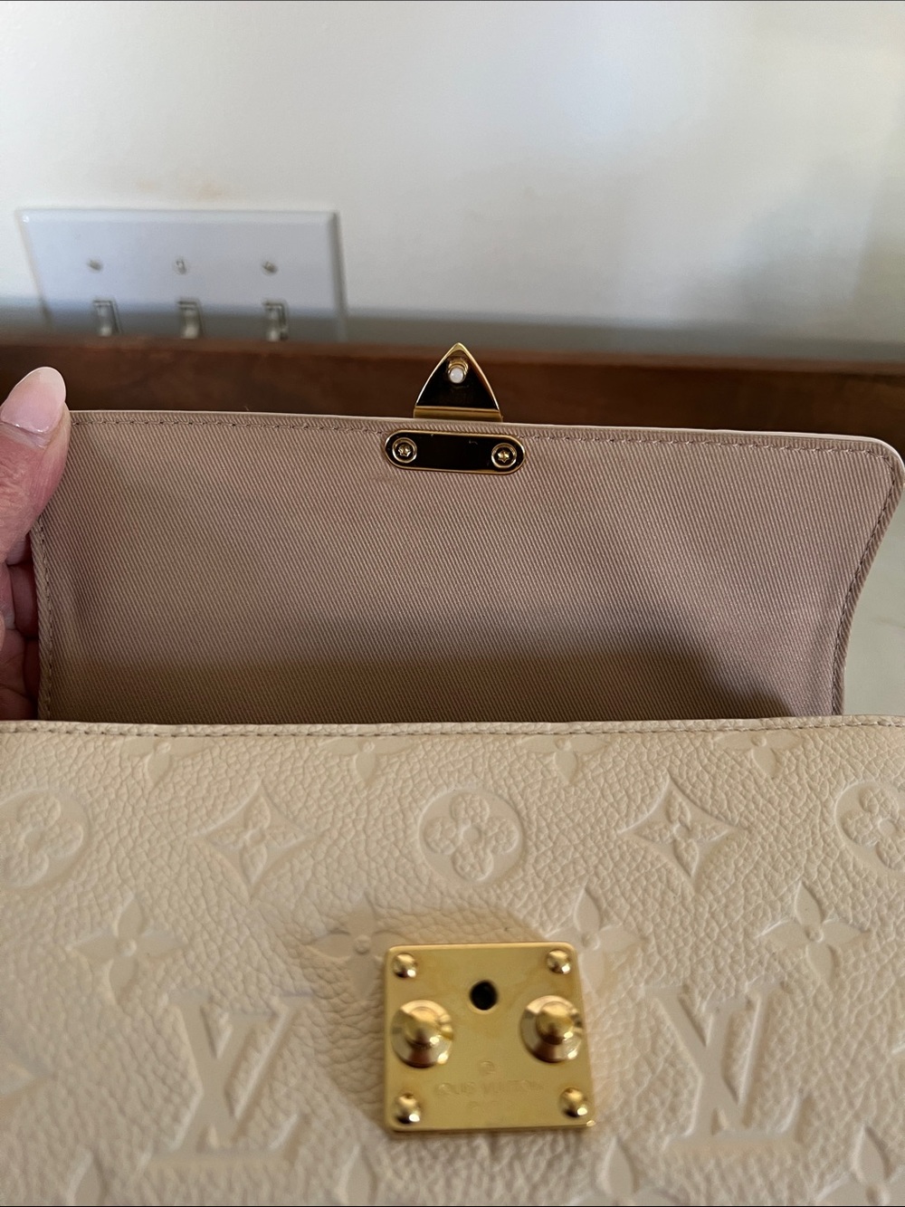 Louis Vuitton Genuine Wallet On Chain Métis in Crème - Picture 8 of 15